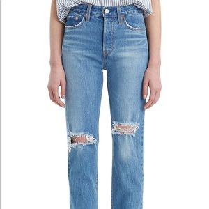 Levi’s wedgie icon fit ripped straight jeans